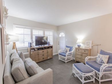 Siesta key Vacation Accommodation with Communal Pool